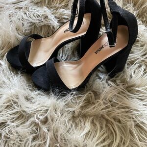 Fashion Nova Classic Black Block Heels